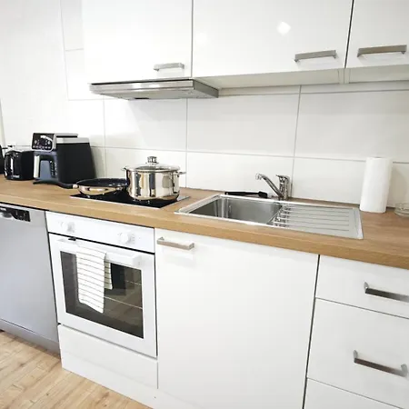 Danessi-business-apartment, Nahe Industriegebiet Und Koblenz, Wlan, Smart Tv Boxspringbett Mit Waipu, Vollausgestattete Kueche Uvm Apartamento *