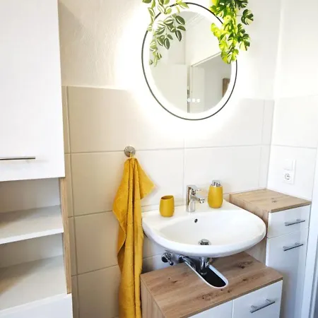Danessi-business-apartment, Nahe Industriegebiet Und Koblenz, Wlan, Smart Tv Boxspringbett Mit Waipu, Vollausgestattete Kueche Uvm * Mülheim-Kärlich