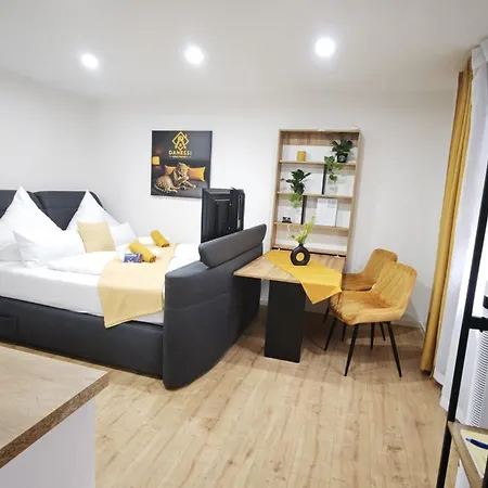 Danessi-business-apartment, Nahe Industriegebiet Und Koblenz, Wlan, Smart Tv Boxspringbett Mit Waipu, Vollausgestattete Kueche Uvm Apartamento *