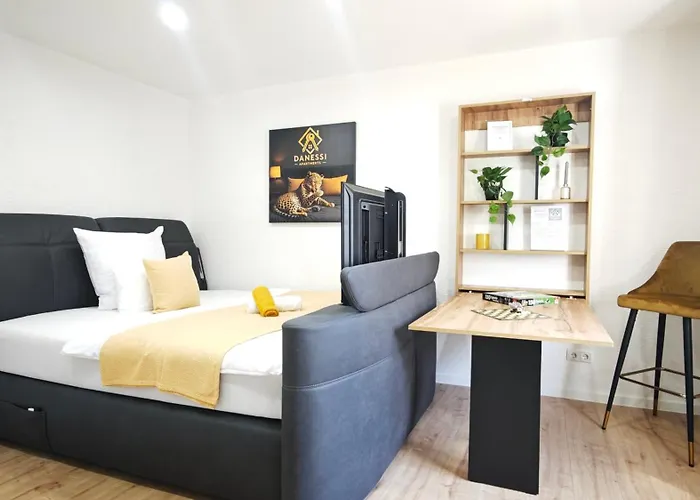 דירה Danessi-business-apartment, Nahe Industriegebiet Und Koblenz, Wlan, Smart Tv Boxspringbett Mit Waipu, Vollausgestattete Kueche Uvm