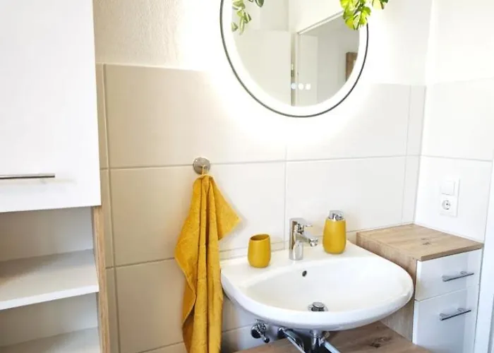 Danessi-business-apartment, Nahe Industriegebiet Und Koblenz, Wlan, Smart Tv Boxspringbett Mit Waipu, Vollausgestattete Kueche Uvm * Mülheim-Kärlich